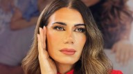 Flor de la V mostró dos opciones de looks y marcó tendencia: traje rojo y vestido blanco