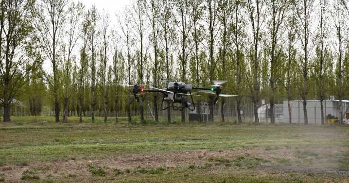 Los drones ya sobrevuelan los frutales del Valle