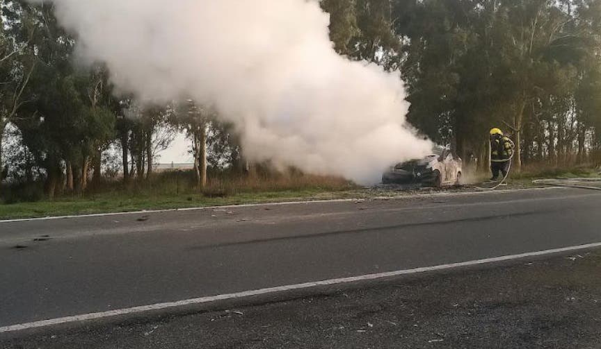 Trágico accidente: madre y su hijo de 14 años murieron calcinados en un choque en la Ruta 51