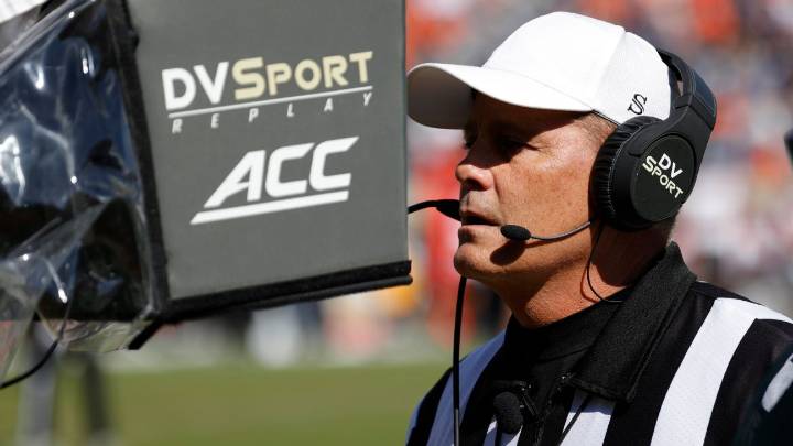 Sources - ACC ref quits over handling of UConn