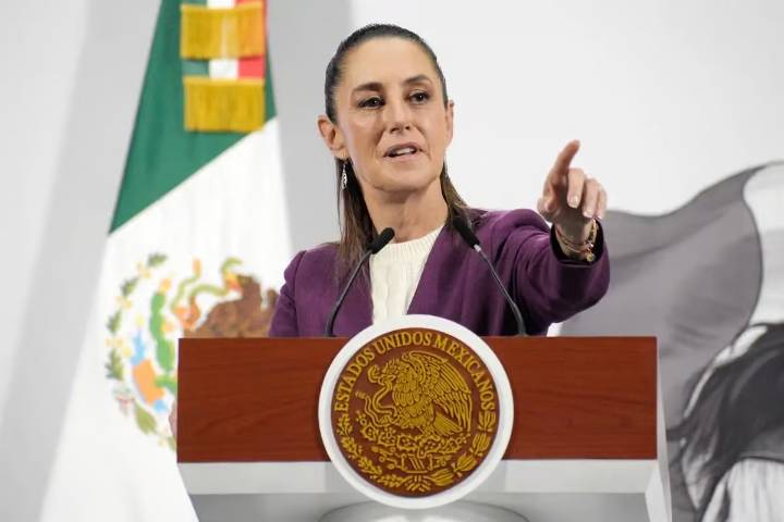 Congreso aprobó moción para declarar persona non grata a la presidenta de México