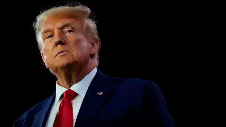 Trump elogia a Sheinbaum pero insiste en enviar tropas a México