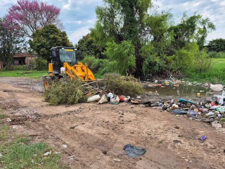 Barranqueras continúa con las tareas de limpieza y mantenimiento en distintos puntos