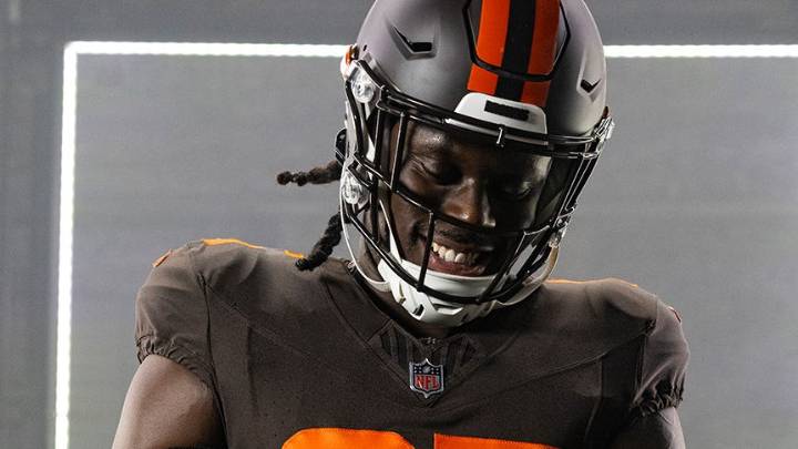 The Browns will have a new look against the Packers 👀