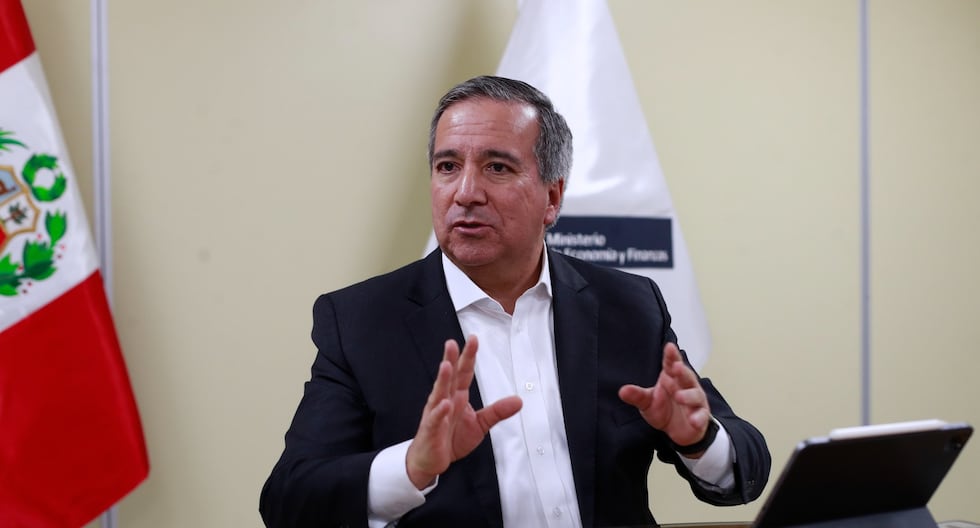Ejecutivo confía en cumplir regla fiscal este 2025: “Estamos trabajando en aumentar la recaudación”