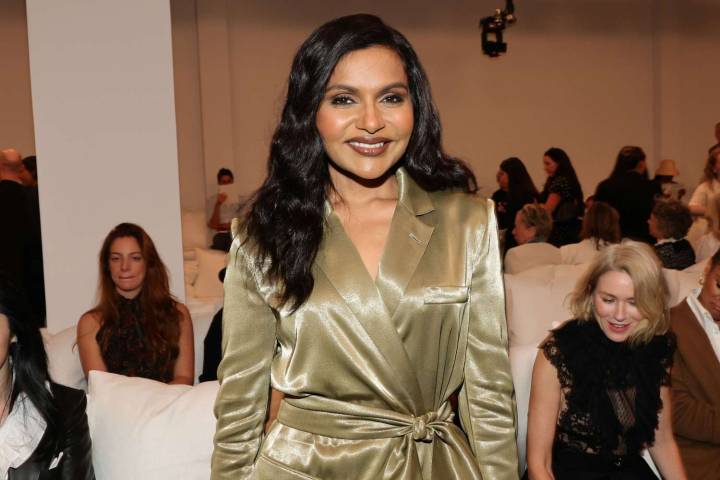 Mindy Kaling’s Cargo Jeans Are a Fall Must-Have, Shop Pairs from $30