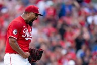 Deadspin | Reds on cusp of playoffs, set for series with Pirates