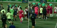 Patada voladora, tres expulsados y gresca: la polémica eliminación de River ante Real Madrid en el Mundial de Clubes juvenil