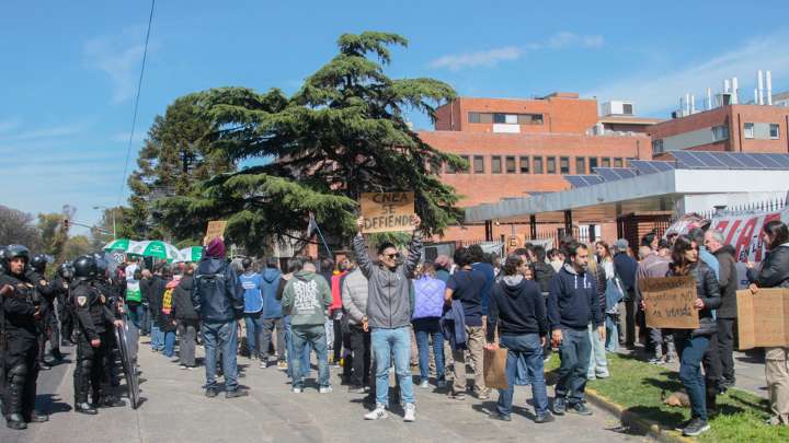 Protestas en todo el país contra la privatización de Nucleoeléctrica