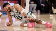 La estrella de los Boston Celtics, Jayson Tatum, dice que no ha "descartado jugar esta temporada" tras una grave lesión