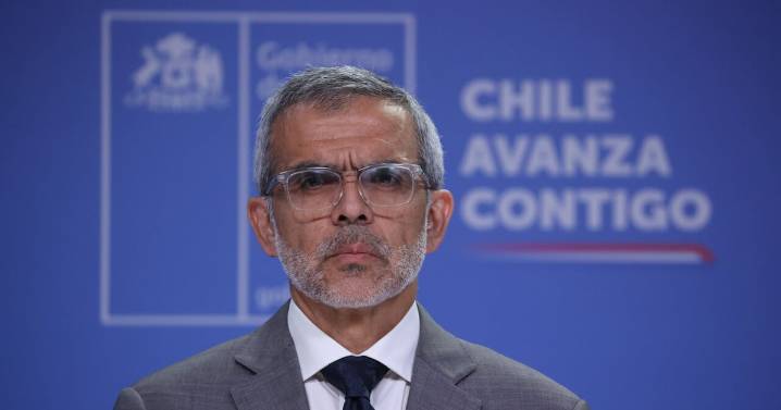 Ministro Cordero llama a “no sacar ventajas políticas” por caso de Bernarda Vera y defiende continuidad de la pensión a familia