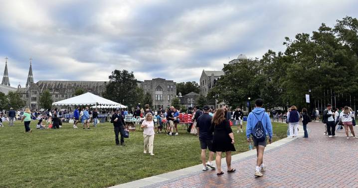 How college students can deal with homesickness