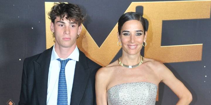 Juana Viale fue a los Martín Fierro junto a su hijo Silvestre y el look del joven se volvió viral