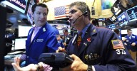 Cierra Wall Street mixto en la mejor sesión de la historia de Oracle desde 1992