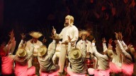 Bad Bunny anunció un concierto más de su residencia y será transmitido en vivo para el mundo
