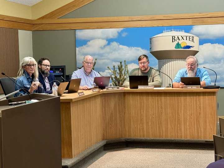 Baxter continues budget discussions