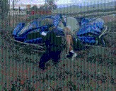 AUTOMOVILISTA CIRCULABA A EXCESO DE VELOCIDAD, SE FUE VOLCANDO HASTA CAER EN LOS PASTIZALES; ATLACOMULCO
