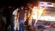 Chofer de tractocamión muere prensado tras volcadura en carretera Torreón