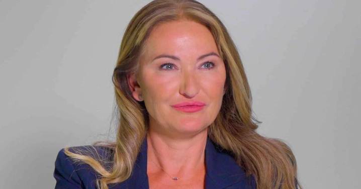 La ex mujer de Ábalos irrumpe en Telecinco para desentrañar su vida con el que fuera poderoso ministro