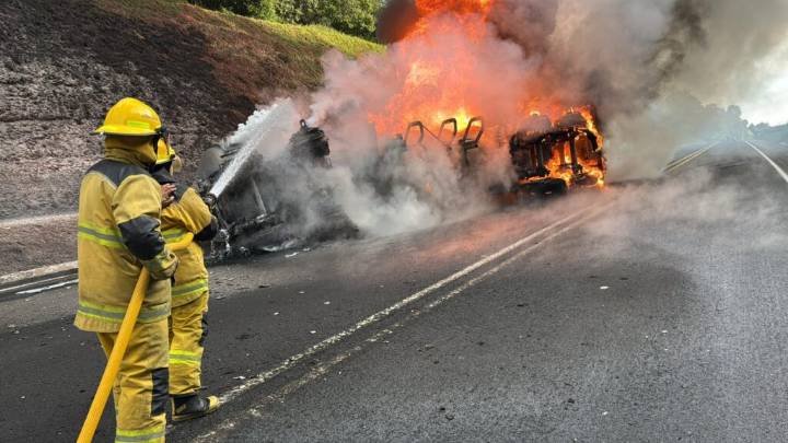 Explosión de pipa con gasolina en la México-Tuxpan; no hubo heridos