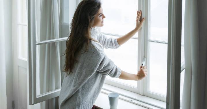 UK households told to open windows at exact times to stop common autumn problem