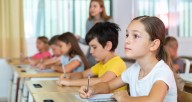 La vuelta al cole en Madrid: menos alumnos por aula, más profesores y un calendario con pocas fiestas