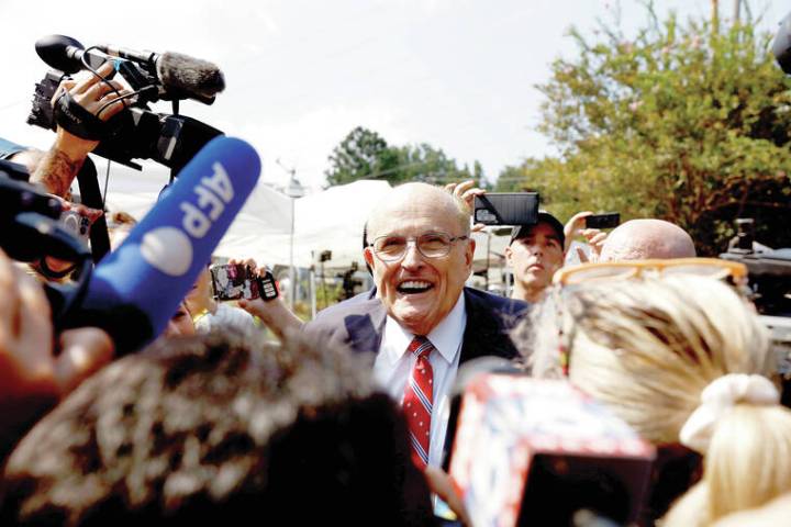 Trump says he’ll give Giuliani the Presidential Medal of Freedom
