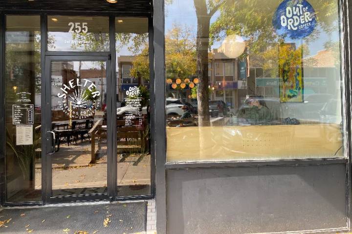 Coffee shop serves living wages in exchange for no-tip policy
