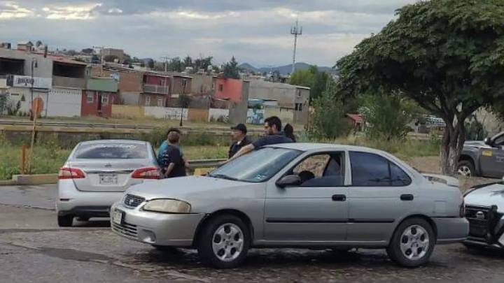 Choque deja una persona lesionada en vado de Las Quintas