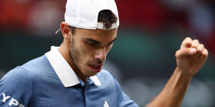 Argentina pisó fuerte en Países Bajos en el inicio de la serie y quedó a un punto del Final 8 de la Copa Davis