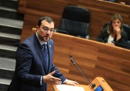 Deducciones a las familias y matrículas gratis en todos los cursos de la Universidad: todas las nuevas promesas de Barbón