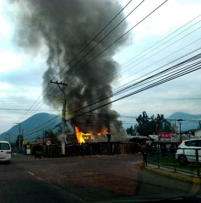 Incendio estructural en Paradero 4 del sector Lo Miranda