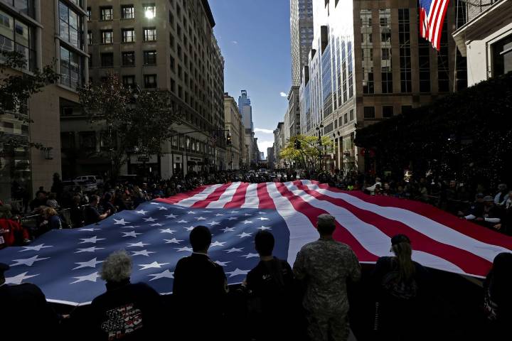 Veterans Day Parade Draws Trump and His New York Rivals: Cuomo and de Blasio