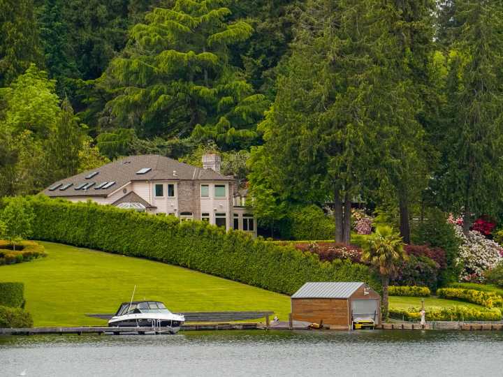 I visited the billionaire hideaway of the Pacific Northwest and clocked 5 signs of extreme wealth and luxury