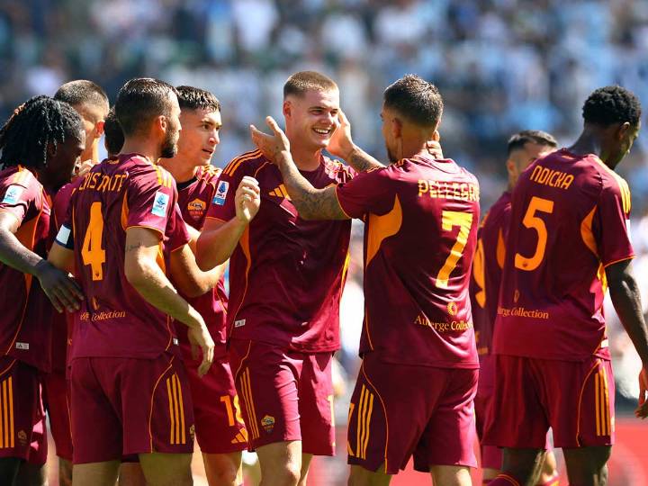 Roma triunfa en el derbi y hunde a la Lazio