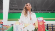 Mariana Ochoa estrenará 'La Pensión', una cumbia para padres deudores