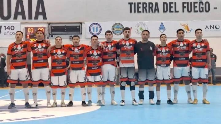 Esquel comienza a vivir el mejor futsal del país