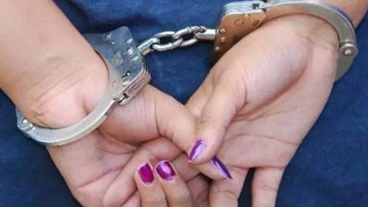 Detienen a mujer señalada de arrojar a su bebé recién nacida a un canal de aguas negras, en Jalisco