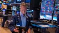 Lunes en rojo: caen las acciones argentinas en Wall Street y el riesgo país supera los 1000 puntos