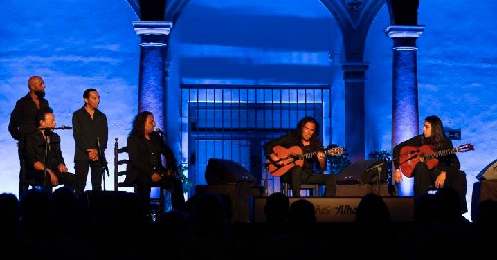 Tomatito y su hijo despliegan su flamenco en la Bienal de Granada