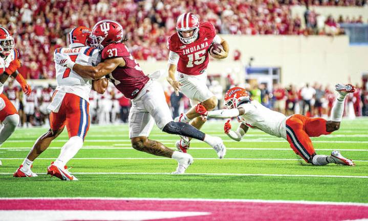 Top 25 roundup: No. 19 Indiana destroys No. 9 Illinois by 53
