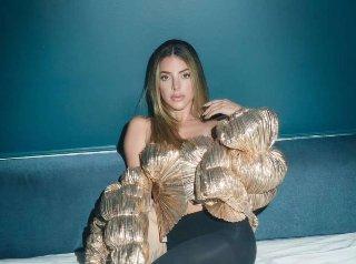 Corina Smith anuncia su álbum ‘Menos triste más mami’