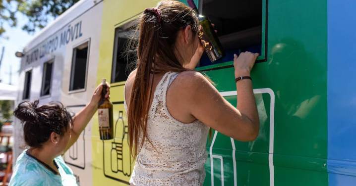 Preocupación de chilenos por el medio ambiente sigue bajando: Encuesta muestra más alerta por delincuencia o salud mental