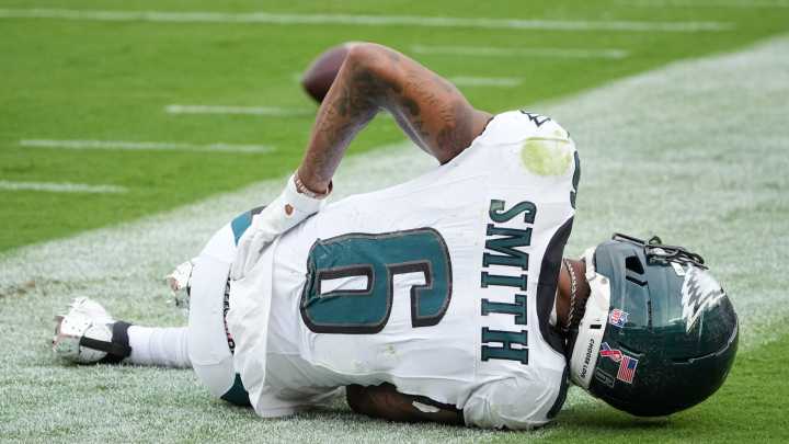 Eagles DeVonta Smith injury: Wide receiver injures back in game vs Chiefs