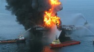 Dos explosiones en Ecuador dejan un muerto y 10 embarcaciones calcinadas