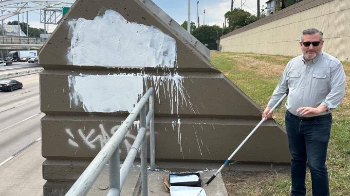 Senator Ted Cruz covers graffiti in Houston targeting Charlie Kirk