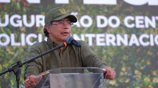 Petro rechaza uso de Colombia para una invasión en Venezuela y pide diálogo político