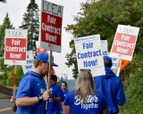 La Center teachers strike demanding ‘a fair contract and language that protects our cost of living’ Updated 31 mins ago