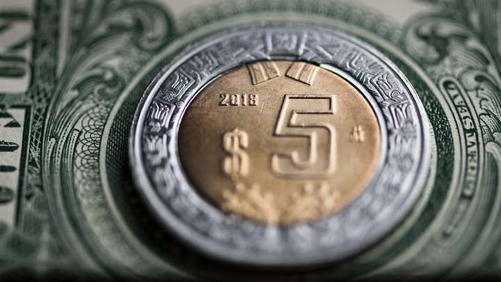 Peso hila dos días con pérdidas pero en el acumulado semanal avanza