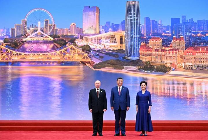 Putin thanks Xi, his 'dear friend', for warm welcome to China